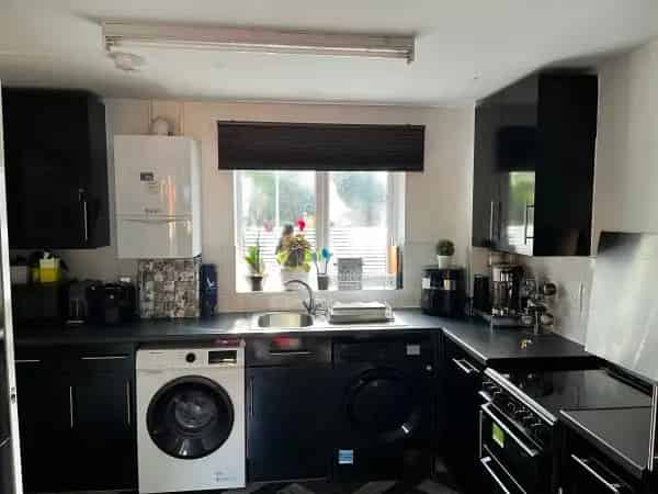 Family Home near London Colleges - Convenient Location