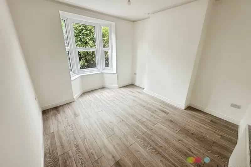 3-Bed Terraced House To Let - Fully Renovated
