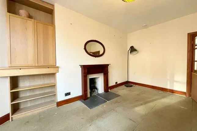 1 Bedroom Flat for Sale in Thornwood Glasgow