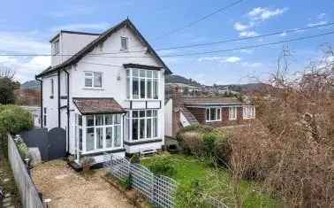 Spacious Family Home in Sidmouth with 4 Double Bedrooms and 2 En-Suites