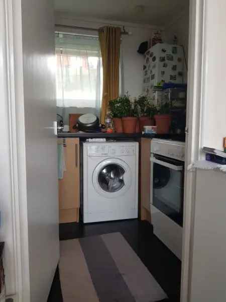 Flat For Rent in Redditch, England