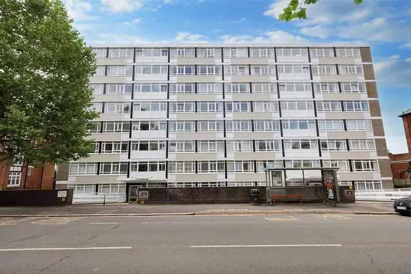 2 Bedroom Flat for Sale in Central Hove