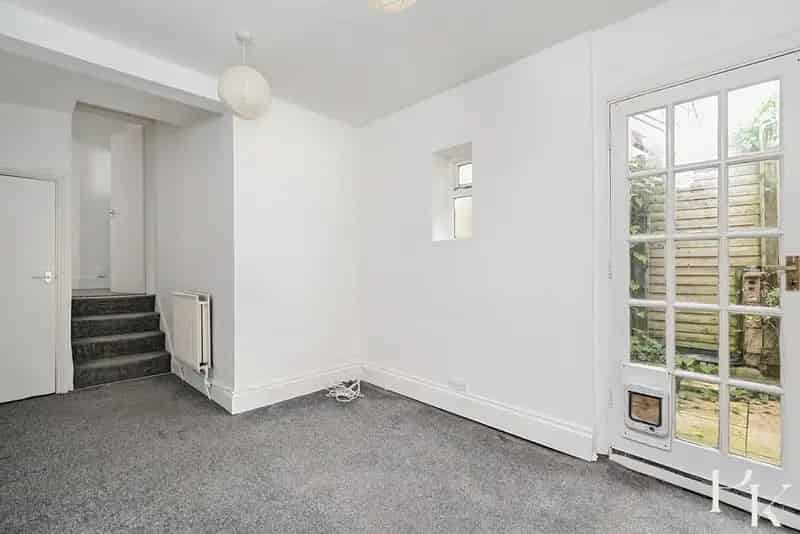 1 Bedroom Apartment Near Preston Park Station