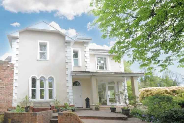 6 bedroom detached house for sale