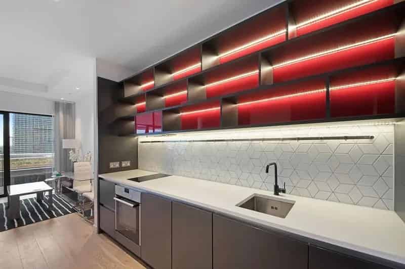 Studio Apartment London City Island  Gym Pool Concierge Balcony