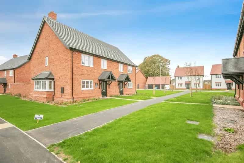Three Bedroom Truscott Home Modern Open Plan Layout Spacious Family Home