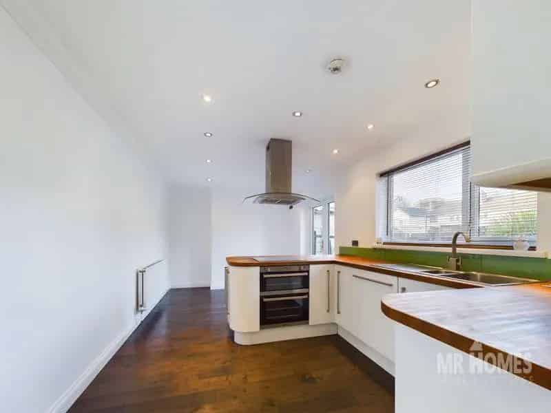 3 Bed Semi-Detached House for Sale