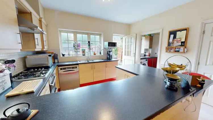 5 bedroom terraced house for sale