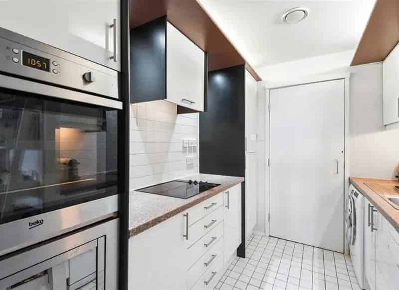 Stunning 1-Bed City View Apartment with Parking