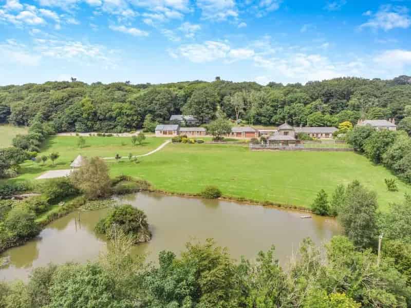 10 Bedroom Detached House For Sale Multi Generational Living Holiday Lets Wedding Venue