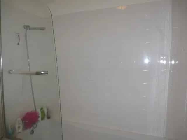 One Bedroom Flat Near Mainline Station - Zero Deposit Option