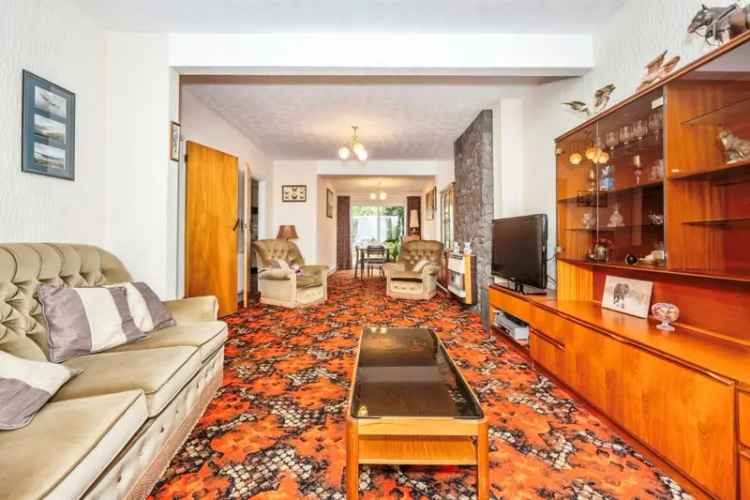 3 Bed Semi-Detached House with Garage and Large Garden