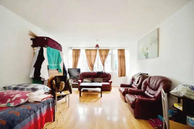 2 Bed Split Level Maisonette Near Bow Church DLR Station