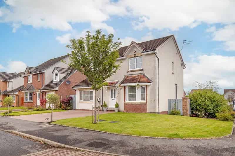3 Bedroom Detached House for Sale in Newton Mearns