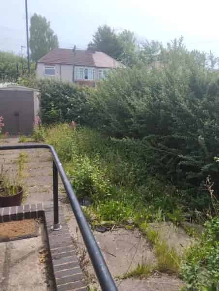 Spacious Terrace Bungalow Near Amenities and Peak District
