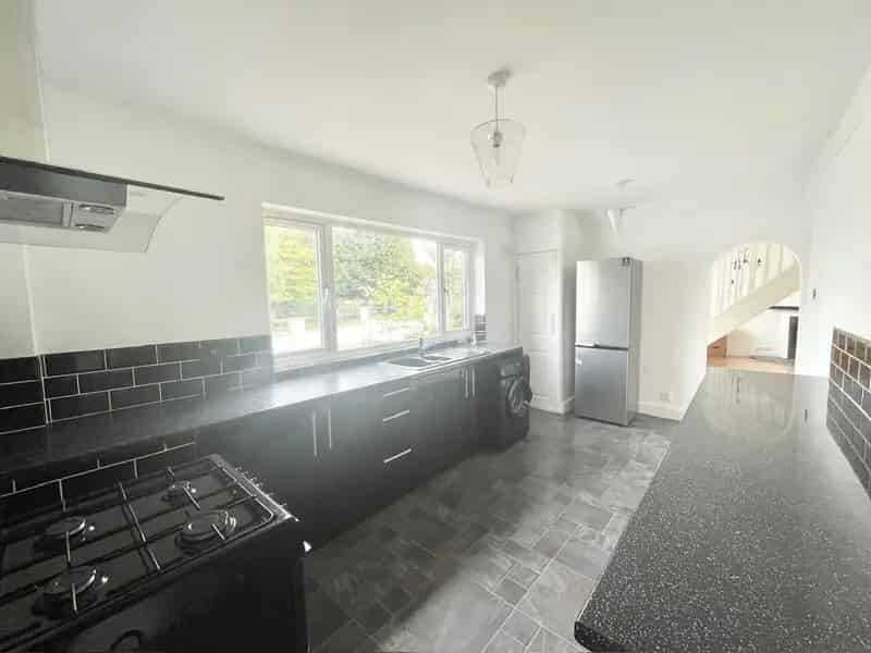 3 Bed Detached Dormer Bungalow Near Wollaton Hall
