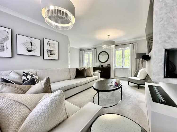 3 Bedroom Semi-Detached House for Sale in Brentwood