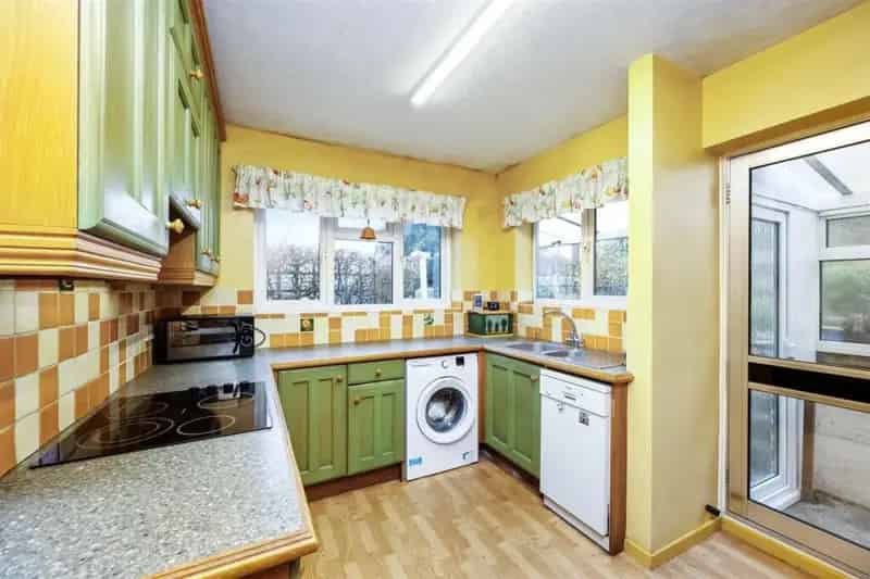 3 Bedroom Detached House for Sale in Patcham Brighton