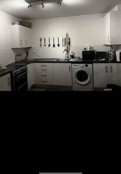 Lovely 2 Bed First Floor Flat Near Morrison's