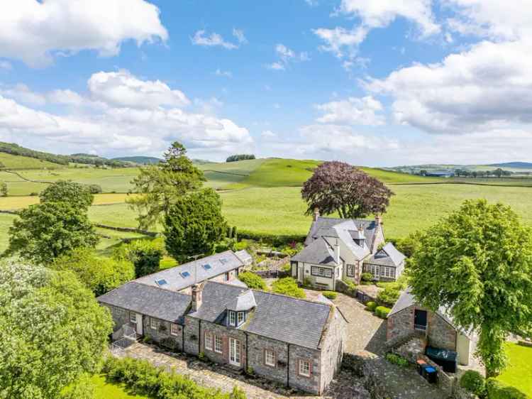 6 Bedroom Detached House with 4.39 Acres