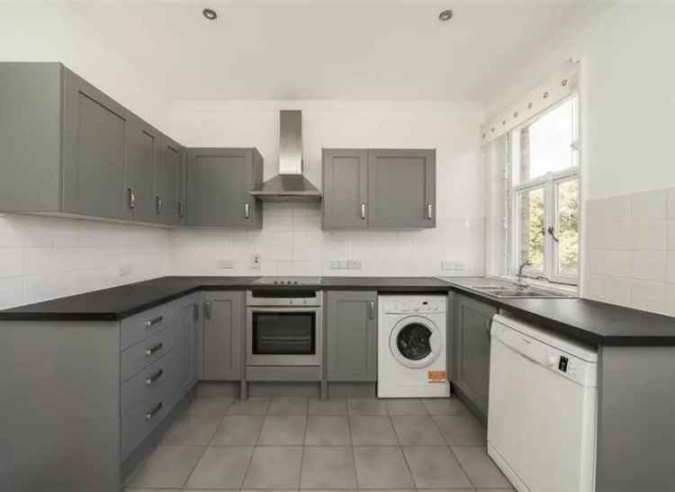 2-Bed 2-Bath Apartment Kensington High Street