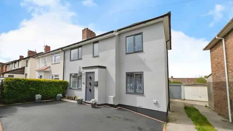 3 Bedroom Semi-Detached House for Sale
