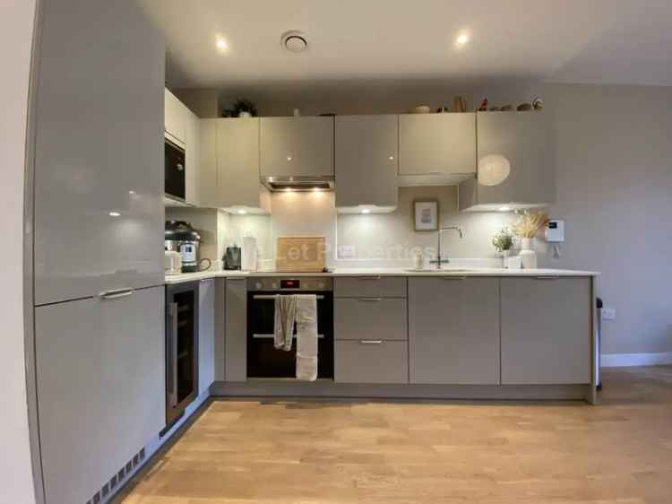 2 Bedroom Canal-Side Apartment Manchester - Lockgate Mews
