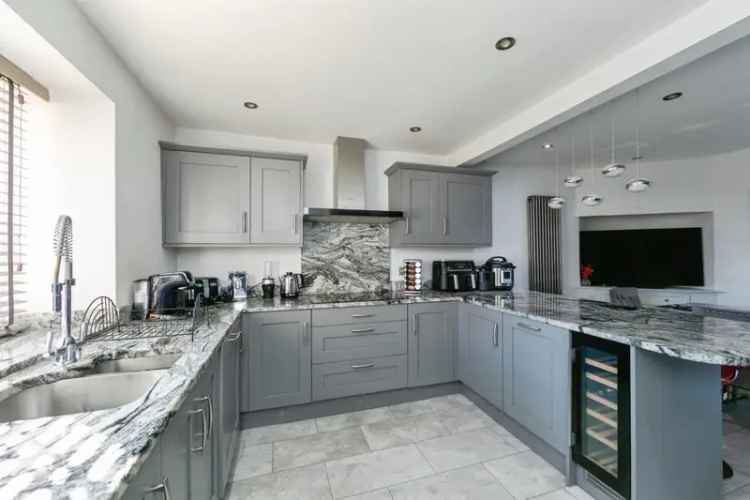 Spacious Family Home with Log Burner and Gardens
