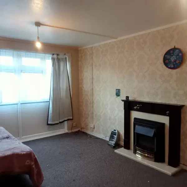 Flat For Rent in Walsall, England