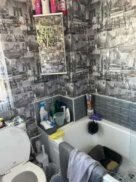 2 Bedroom House Near Shops and Bus Stops