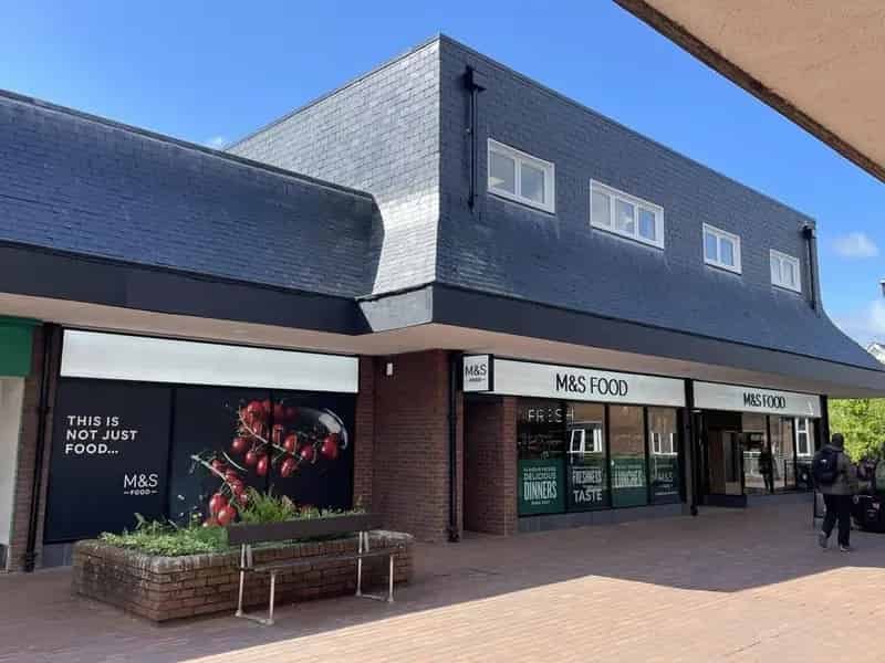 Refurbished Retail Store 7356 Sq Ft Wimborne Minster Town Centre