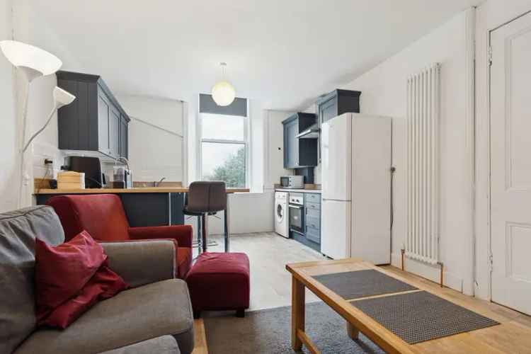 2 Bedroom Flat Stirling City Centre Near University and Amenities