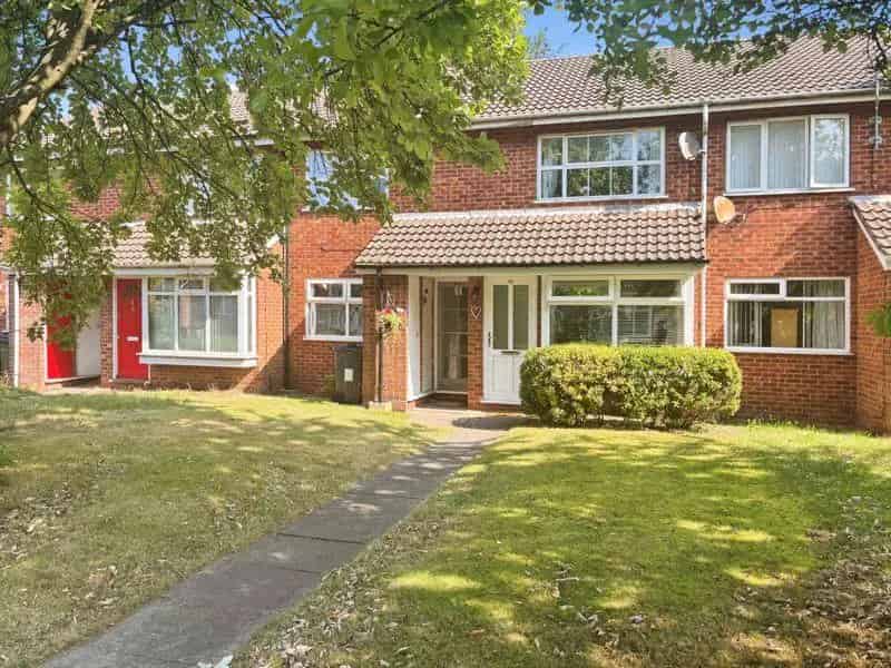 2 Bedroom Maisonette for Sale in Walmley