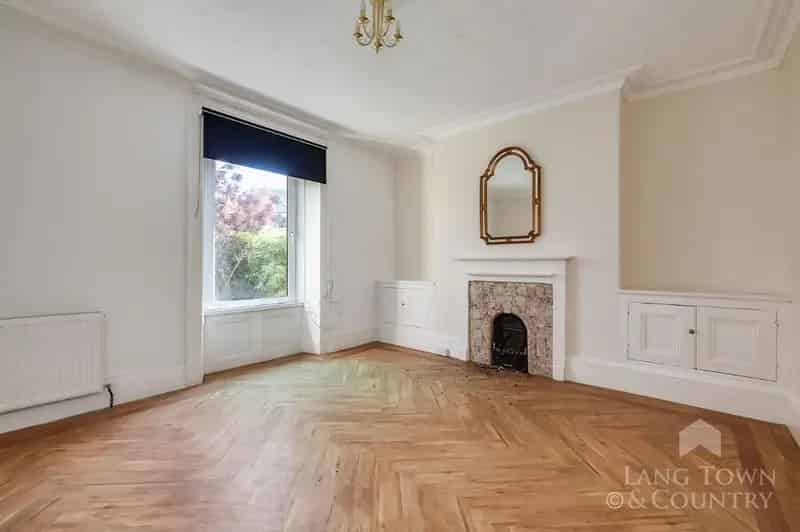 4 bed property for sale