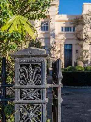 Gloucester Gate, Regent's Park, London, NW1 4HG | Property for sale | Savills