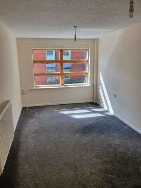 Flat For Rent in Marlborough, England