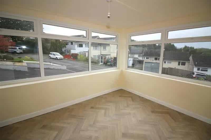 2 Bedroom Semi Detached Bungalow To Rent