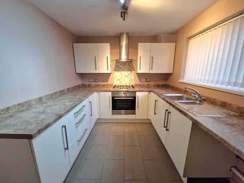 2 Bedroom Maisonette Available End of June