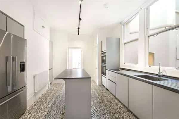 Luxury 4-Bedroom Westminster Apartment with Cathedral Views