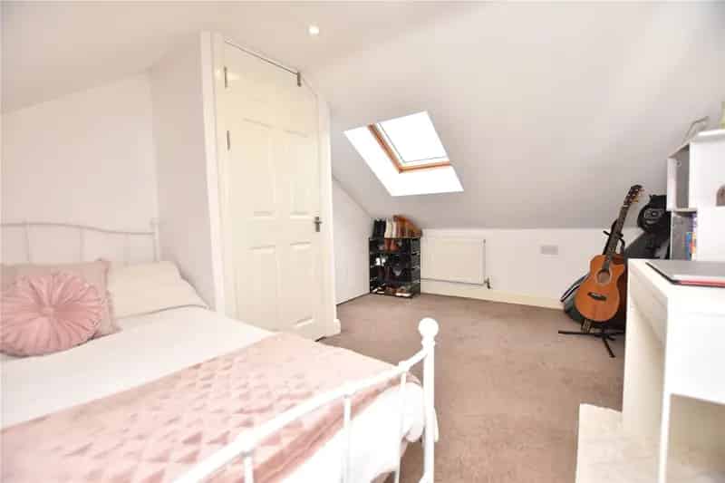 3 Bed Eco Friendly Family Home Solar Panels Air Source Heat Pump