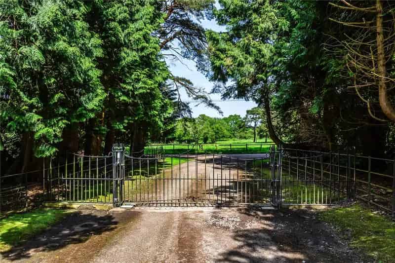 5 Bedroom Detached House Felbridge Surrey