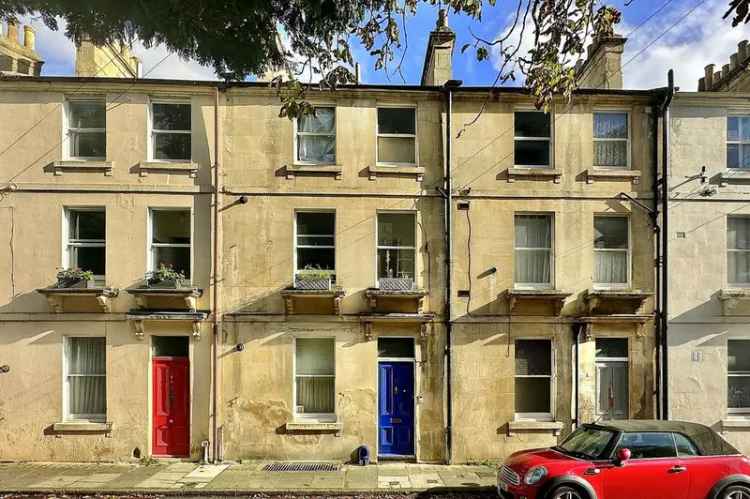 2 Bedroom Maisonette For Sale in Bath