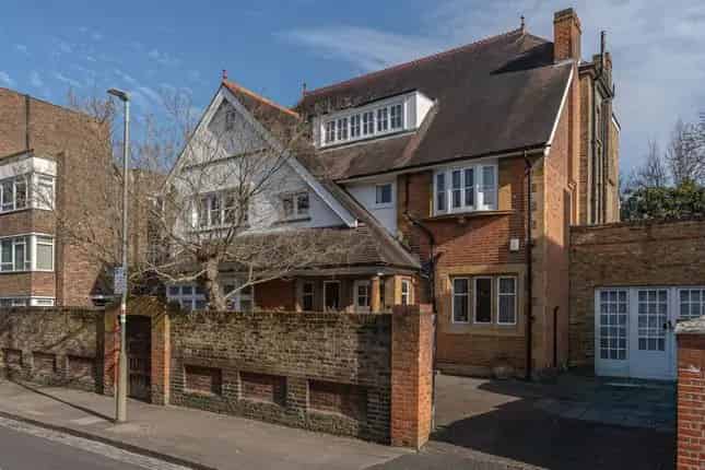 7 Bedroom Edwardian Home for Sale in Putney