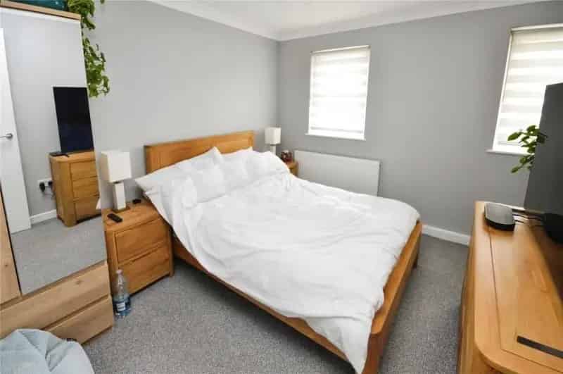 2 Bed House for Sale in Village Centre