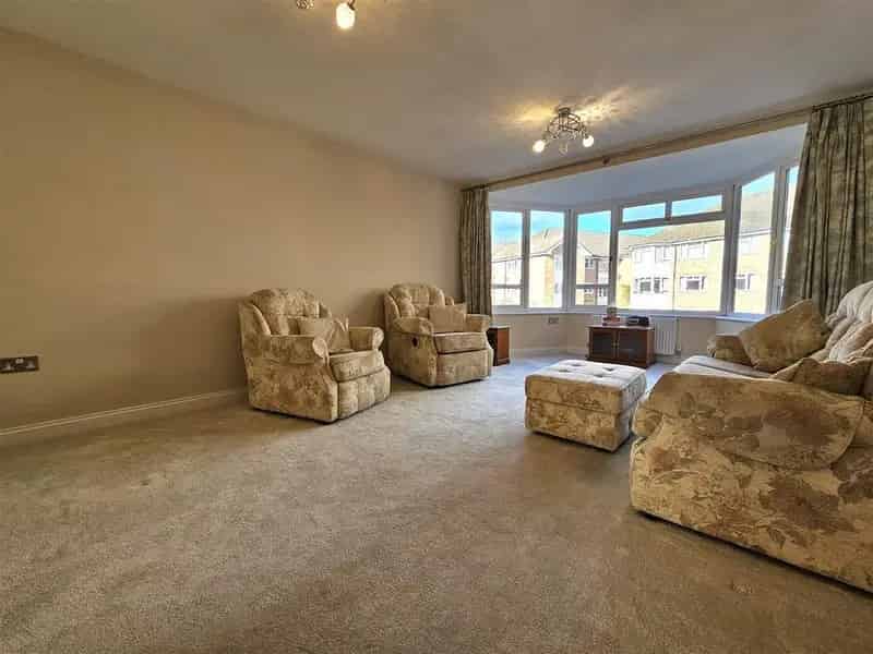 2 Bedroom Flat for Sale