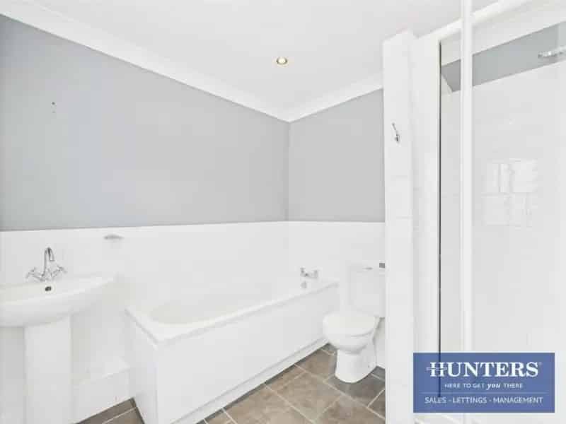 2 bed house for sale