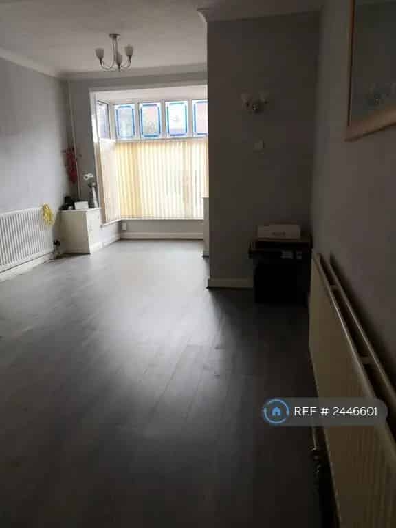 3 Bedroom Terraced House for Rent 2 Shower Rooms