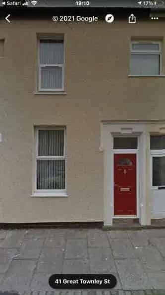 2 Bed House Near Amenities and Town