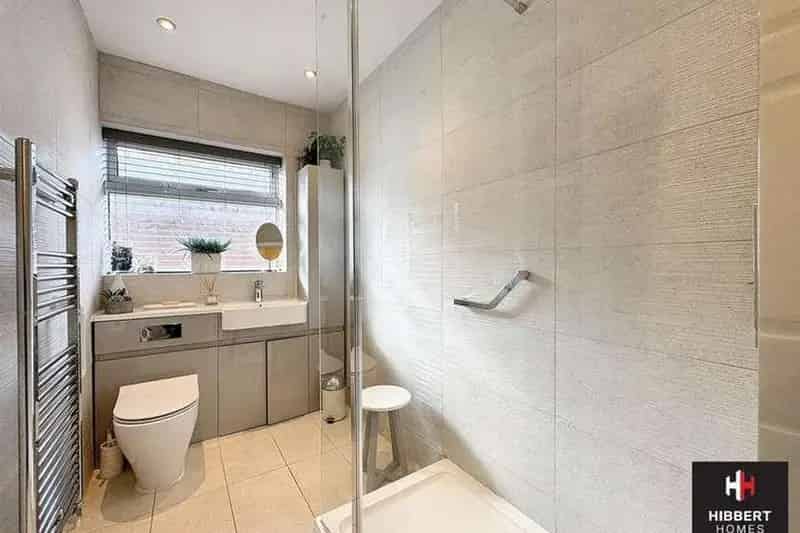 2 Bedroom Bungalow for Sale Near Shops and Schools