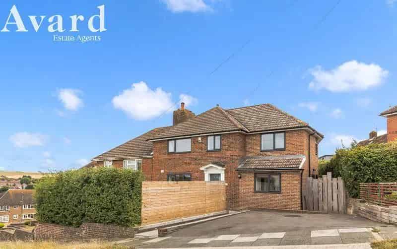4 Bedroom Semi Detached House Warnham Rise Brighton